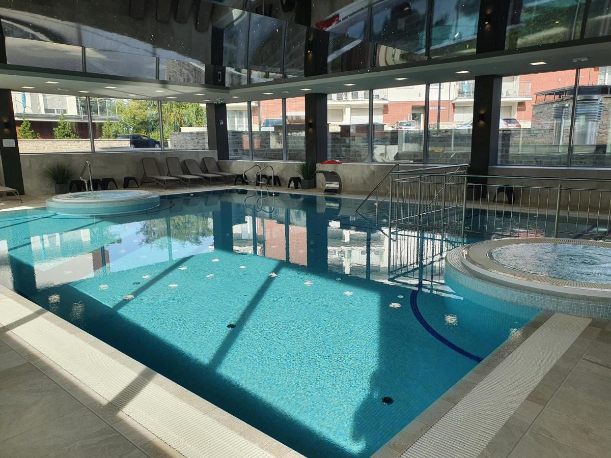 Apartament Szafir W Budynku Basenowym Morska Klifowa Rewal Exterior foto